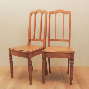Vanad puidust toolid - Atmosfäär mööbel
